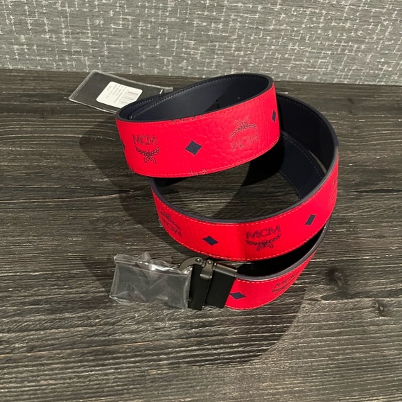 NWT MCM Claus Reversible Leather Belt Red Matte Black - Picture 7 of 9